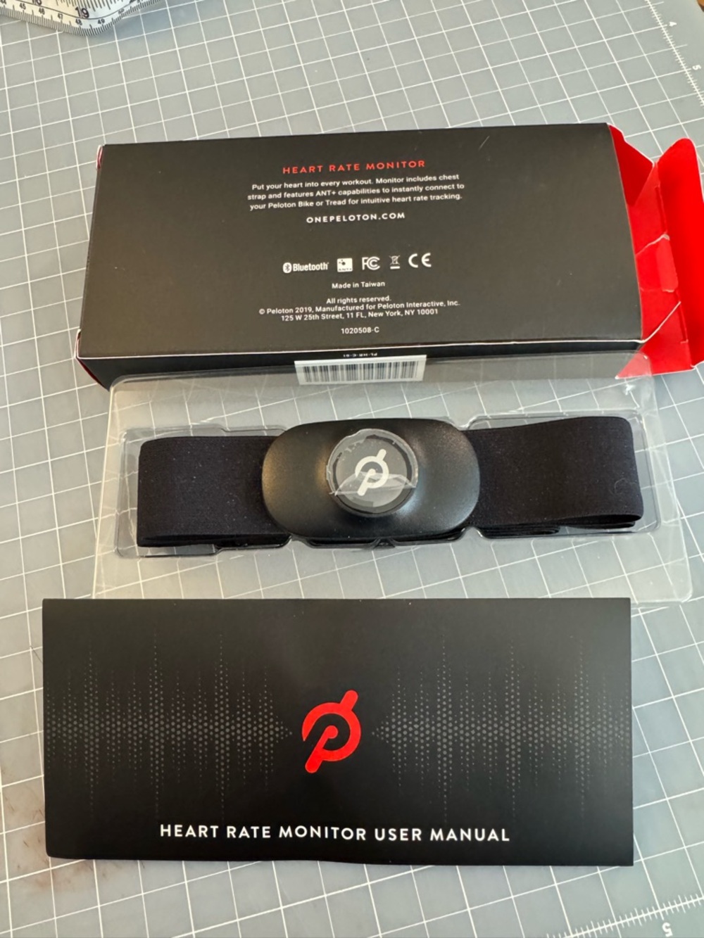 Peloton Black Heart Rate Monitor Chest Strap - Picture 2 of 3